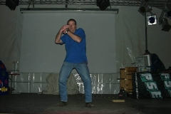 090