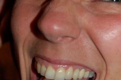 085